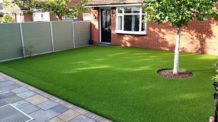 Artificial Lawn Installers In Bayford