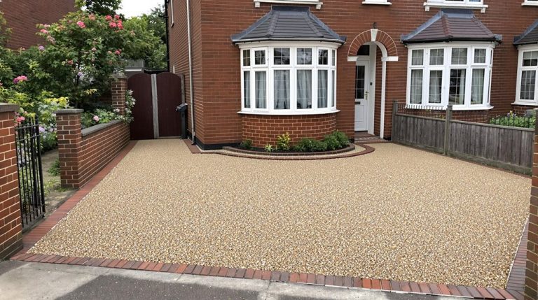 Gravel Driveway Installers in Harpenden